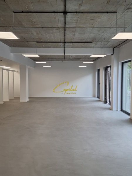 Tirane, jepet me qera ambjent biznesi Kati 0, 280 m² 2.000 € (DON BOSKO)