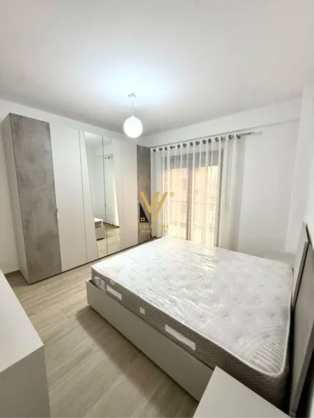 Tirane, jepet me qera apartament 2+1+Ballkon Kati 2, 102 m² 700 € (UNAZA E RE)