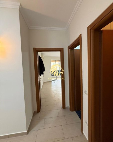 Tirane, jepet me qera ambjent biznesi , 120 m² 1.000 € 