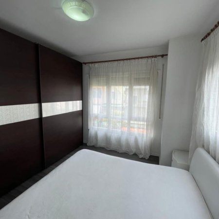 Durres, jepet me qera apartament 2+1+Ballkon Kati 2, 400 € ( APARTAMENT ME QIRA 2+1 (Pranë Kopshtit Sotir Noka, Durrës) 069 378 0684 +3550692039456 Çmimi: 400€ neto)