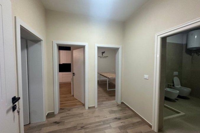 Tirane, jepet me qera apartament 2+1 Kati 2, 120 m² 500 € (SAUK)