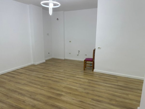 Tirane, shitet apartament 2+1+Ballkon Kati 2, 77 m² 120.000 € (ASTIR)