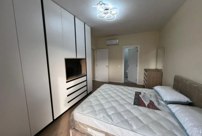 Tirane, jepet me qera apartament 2+1 Kati 2, 170 m² 1.200 € (Liqeni i thate)