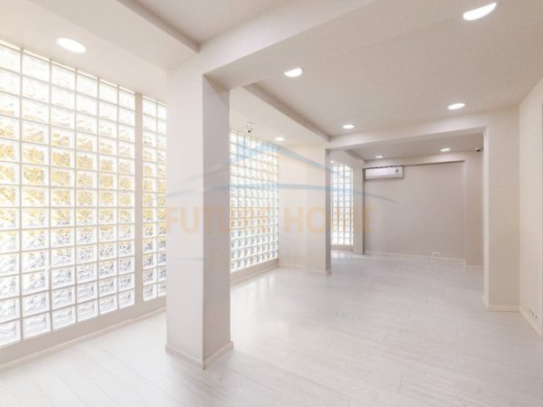 Tirane, jepet me qera ambjent biznesi Kati 1, 120 m² 2.000 € (Shallvaret)