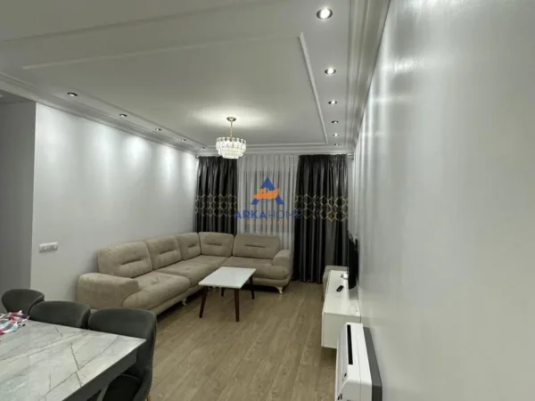 Tirane, shitet apartament 3+1+Ballkon Kati 8, 112 m² 236.000 € 