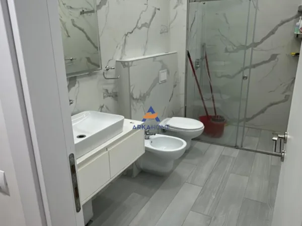 Tirane, shitet apartament 3+1+Ballkon Kati 8, 112 m² 236.000 € 