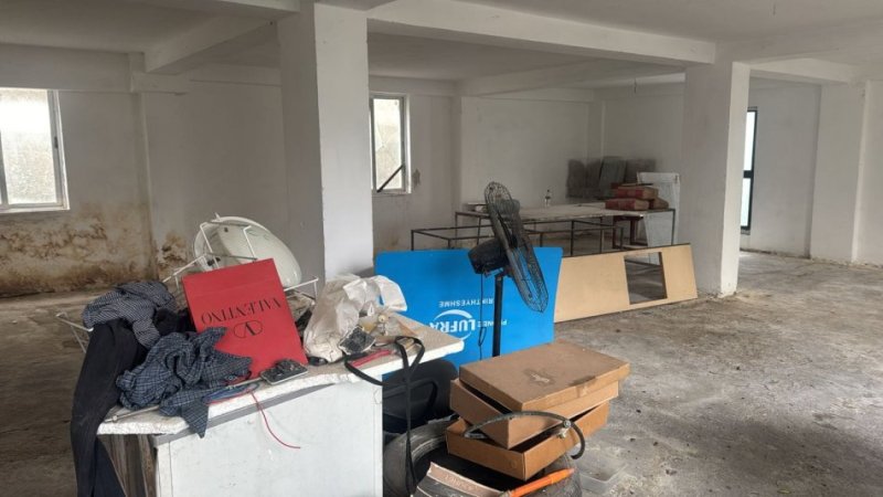 Tirane, jepet me qera magazine Kati 0, 110 m² 600 € (Rruga Dalip Topi)