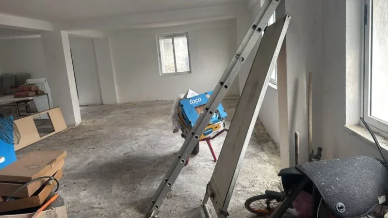 Tirane, jepet me qera magazine Kati 0, 110 m² 600 € (Rruga Dalip Topi)