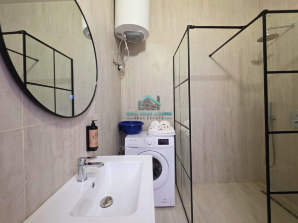 Vlore, shitet apartament 1+1+Ballkon Kati 5, 68 m² 210.000 € (Lungomare)