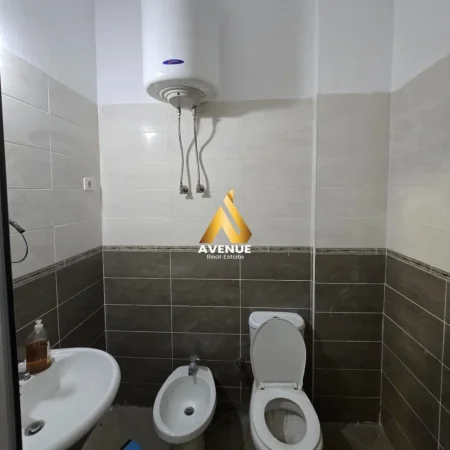 Tirane, jepet me qera ambjent biznesi Kati 0, 50 m² 250 € (Kodra e Diellit)
