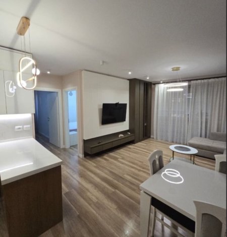 Tirane, jepet me qera apartament 2+1 Kati 1, 98 m² 600 € (YZBERISHT)