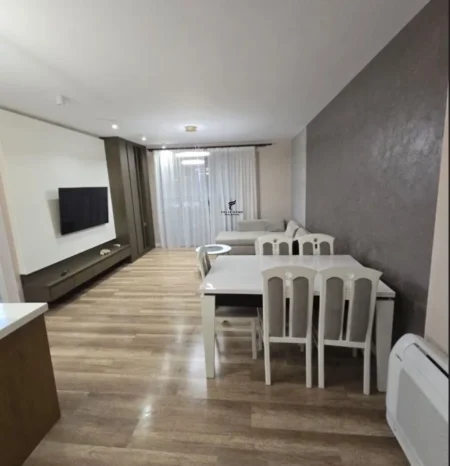 Tirane, jepet me qera apartament 2+1 Kati 1, 98 m² 600 € (YZBERISHT)