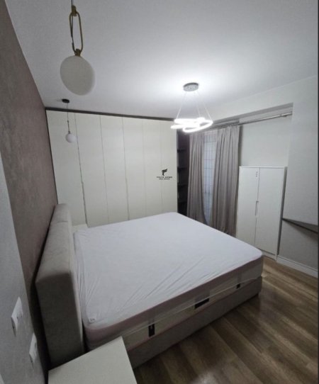 Tirane, jepet me qera apartament 2+1 Kati 1, 98 m² 600 € (YZBERISHT)