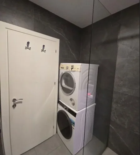 Tirane, jepet me qera apartament 2+1 Kati 1, 98 m² 600 € (YZBERISHT)