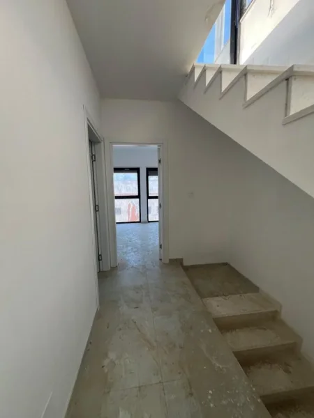 Tirane, shitet apartament duplex 3+1+Aneks+Ballkon , 185 m² 350.000 € 