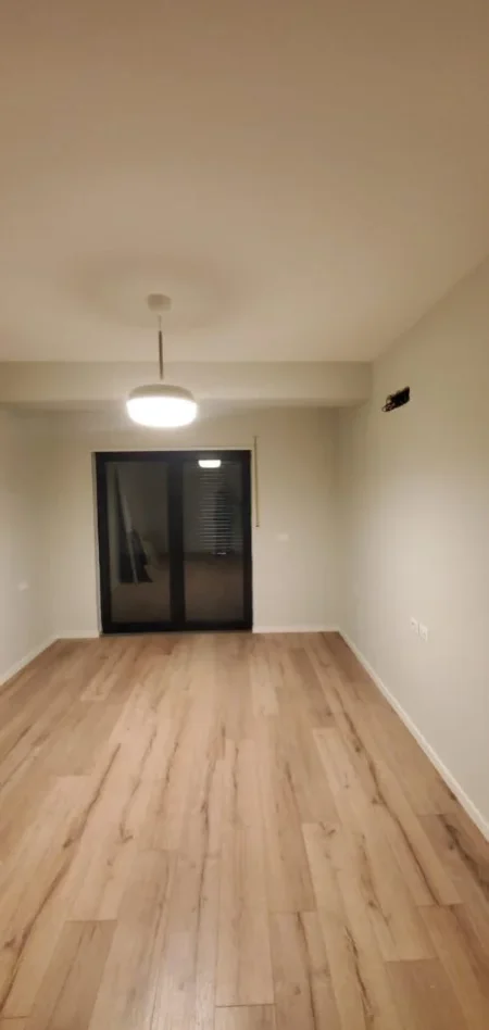 Tirane, jepet me qera apartament 1+1 , 81 m² 640 € (Kodra e Diellit 2)