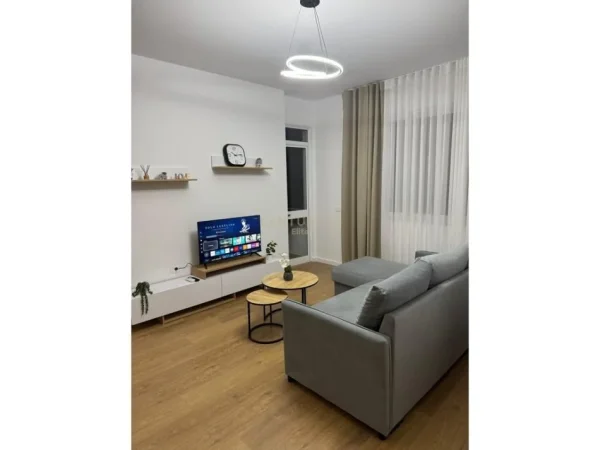 Tirane, jepet me qera apartament 1+1 Kati 4, 55 m² 400 € (Fresk)