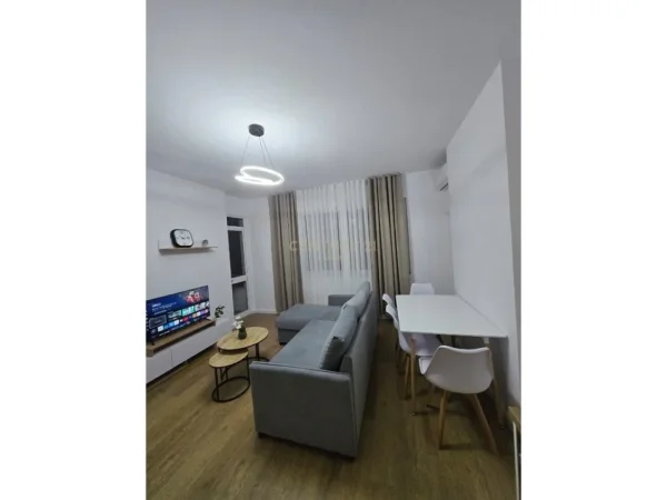 Tirane, jepet me qera apartament 1+1 Kati 4, 55 m² 400 € (Fresk)