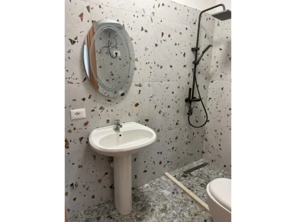 Tirane, jepet me qera apartament 1+1 Kati 4, 55 m² 400 € (Fresk)