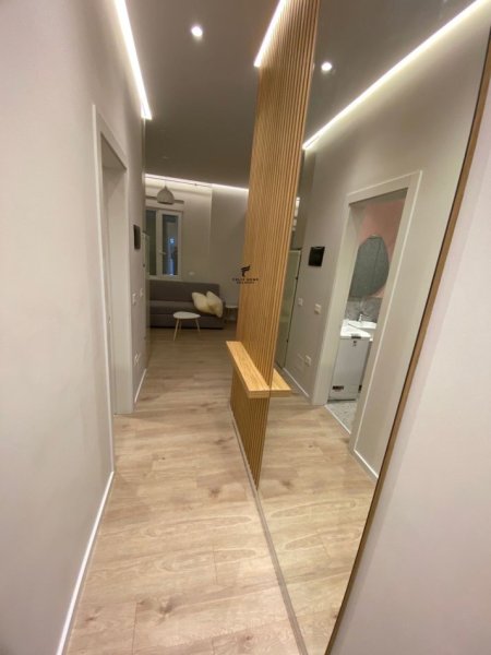 Tirane, jepet me qera apartament 1+1 Kati 1, 75 m² 650 € (SELVIA)