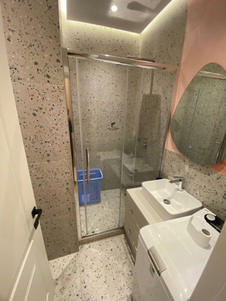 Tirane, jepet me qera apartament 1+1 Kati 1, 75 m² 650 € (SELVIA)