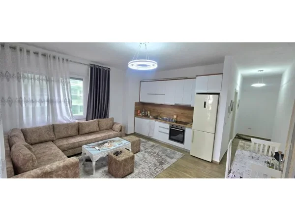 Tirane, jepet me qera apartament 1+1 Kati 5, 74 m² 500 € (Don Bosko)