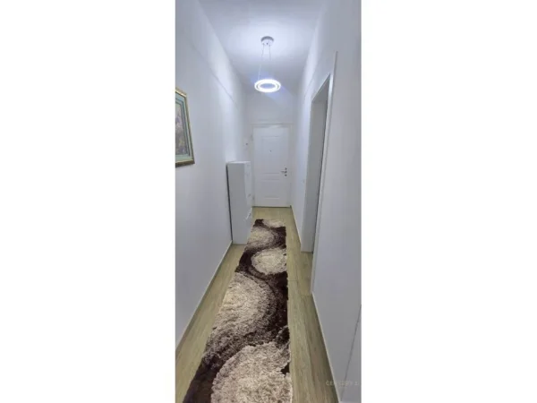 Tirane, jepet me qera apartament 1+1 Kati 5, 74 m² 500 € (Don Bosko)