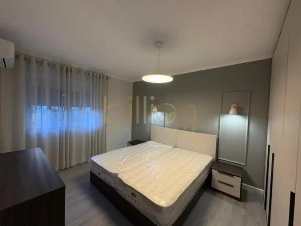 Tirane, jap me qera apartament 1+1 , 570 € 