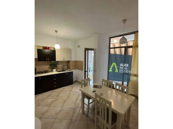 Tirane, jepet me qera apartament 1+1 Kati 4, 60 m² 300 € (Astir)