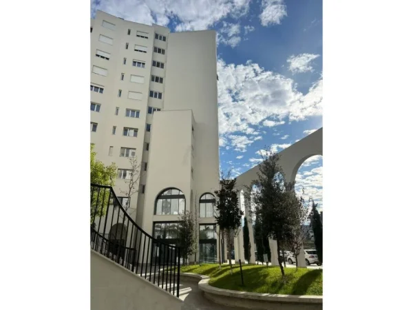 Tirane, jepet me qera apartament 1+1 Kati 3, 70 m² 550 € (Astir)