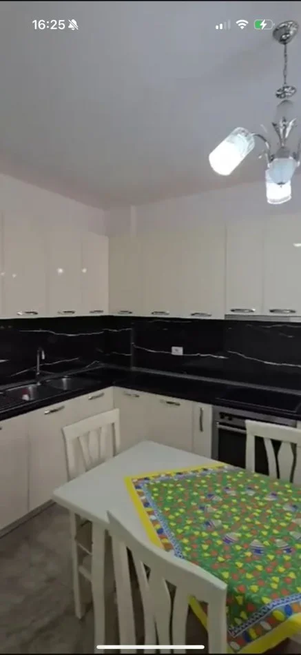 Tirane, jepet me qera apartament 2+1 Kati 3, 90 m² 700 € (Don Bosko)