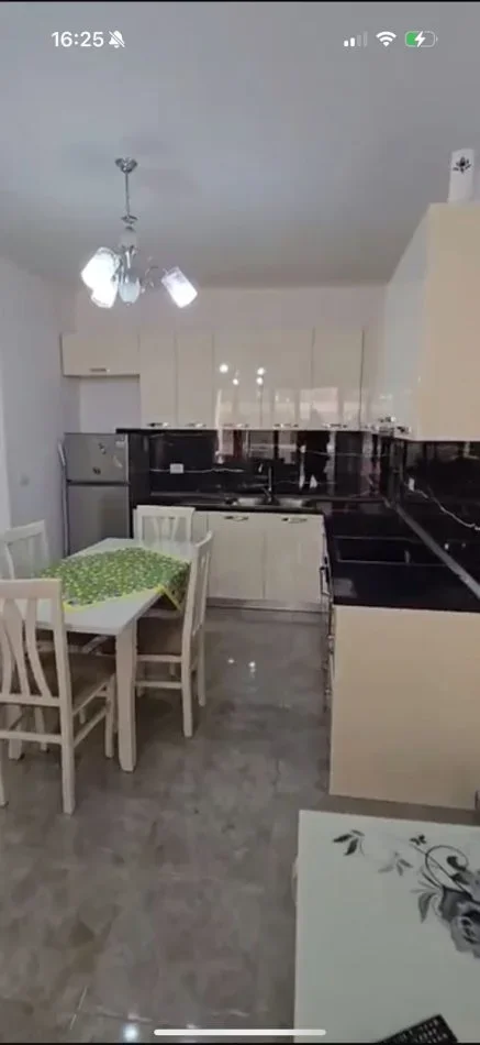 Tirane, jepet me qera apartament 2+1 Kati 3, 90 m² 700 € (Don Bosko)