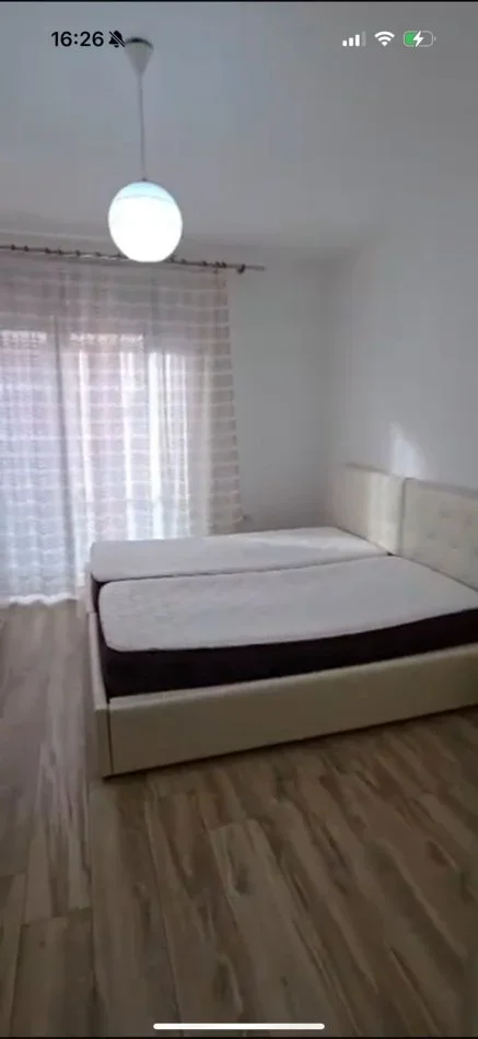 Tirane, jepet me qera apartament 2+1 Kati 3, 90 m² 700 € (Don Bosko)
