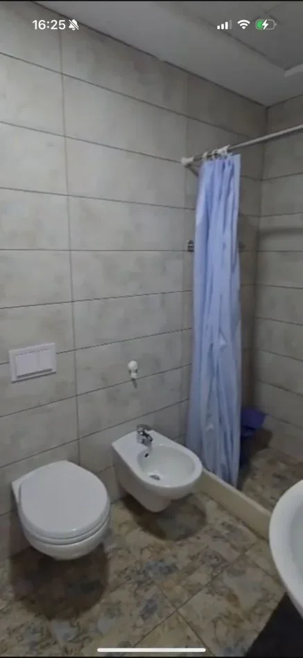 Tirane, jepet me qera apartament 2+1 Kati 3, 90 m² 700 € (Don Bosko)