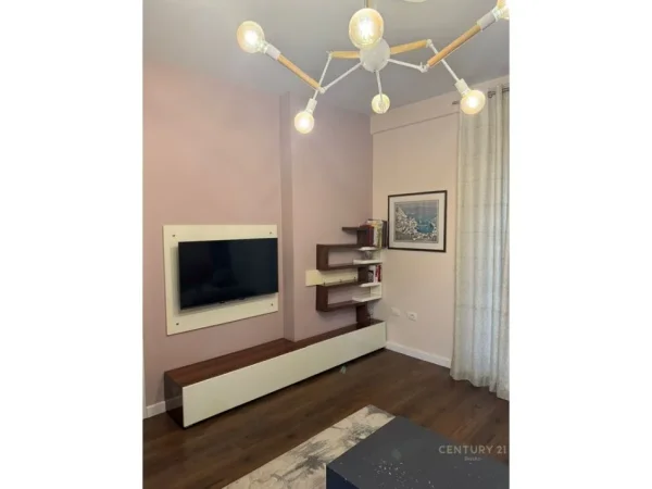 Tirane, jepet me qera apartament 1+1 Kati 1, 79 m² 600 € (Liqeni Thate)