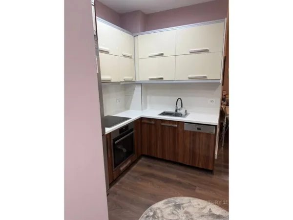 Tirane, jepet me qera apartament 1+1 Kati 1, 79 m² 600 € (Liqeni Thate)