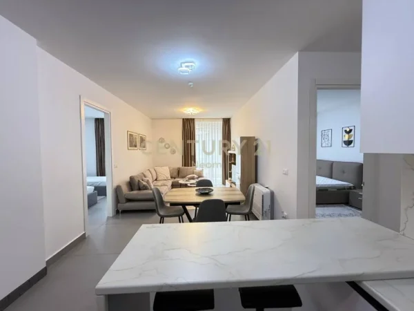 Tirane, jepet me qera apartament 2+1 Kati 1, 120 m² 1.200 € (Liqeni Thate)