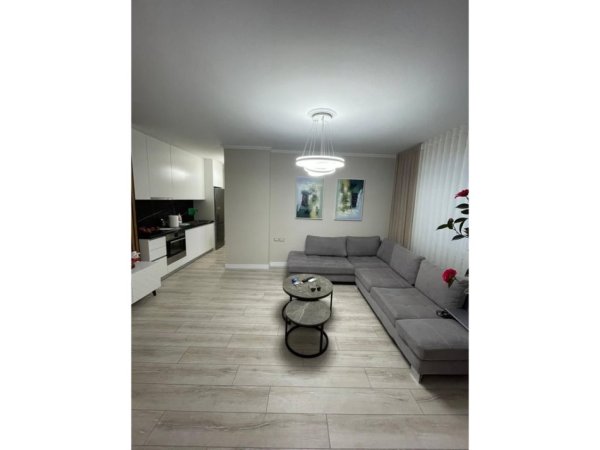 Tirane, jepet me qera apartament 1+1 Kati 4, 70 m² 900 € (Kompleksi Dinamo)