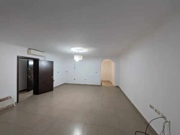 Tirane, jap me qera zyre Kati 1, 70 m² 1.000 € (Komuna e Parisit)