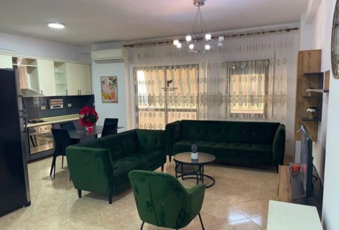 Tirane, jepet me qera apartament 2+1 Kati 4, 100 m² 750 € (KOMUNA E PARISIT)