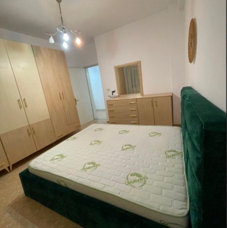 Tirane, jepet me qera apartament 2+1 Kati 4, 100 m² 750 € (KOMUNA E PARISIT)