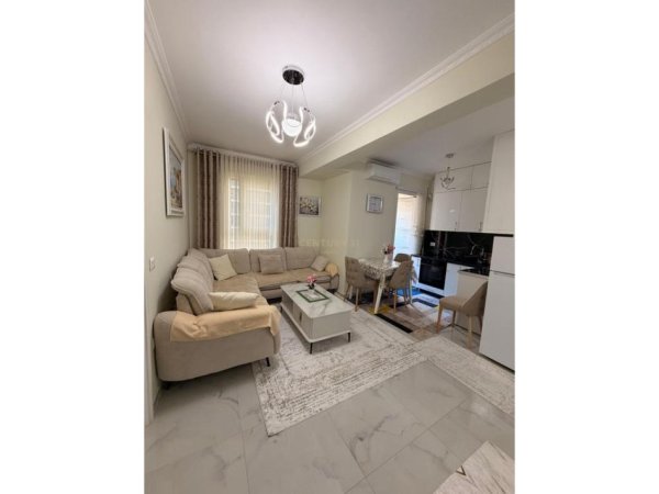 Tirane, jepet me qera apartament 1+1 Kati 3, 59 m² 670 € (Don Bosko)