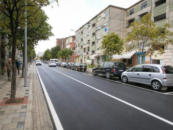 jepet me qera 2+1 , 75 m² 400 € (Oxhaku)