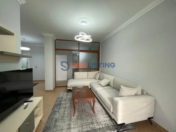 Tirane, jepet me qera apartament 2+1+Ballkon Kati 7, 80 m² 750 € (Rruga e Kavajes)