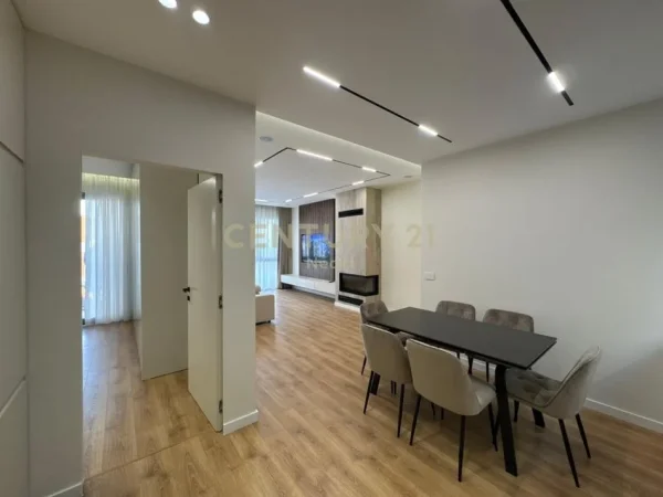 Tirane, jepet me qera apartament 1+1+Ballkon Kati 1, 97 m² 1.350 € (Liqeni Thate)