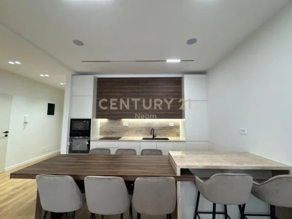 Tirane, jepet me qera apartament 2+1+Ballkon Kati 0, 110 m² 2.100 € (Liqeni Thate)