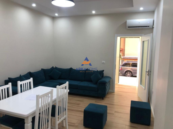Tirane, jepet me qera apartament 1+1+Ballkon Kati 1, 65 m² 436 € 