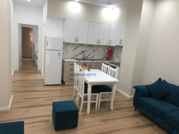 Tirane, jepet me qera apartament 1+1+Ballkon Kati 1, 65 m² 436 € 