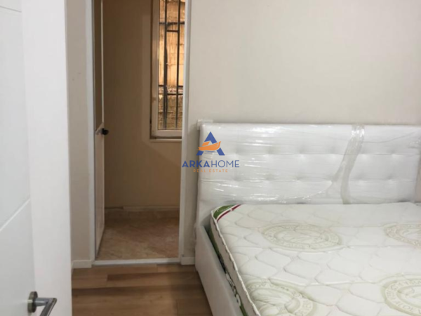 Tirane, jepet me qera apartament 1+1+Ballkon Kati 1, 65 m² 436 € 