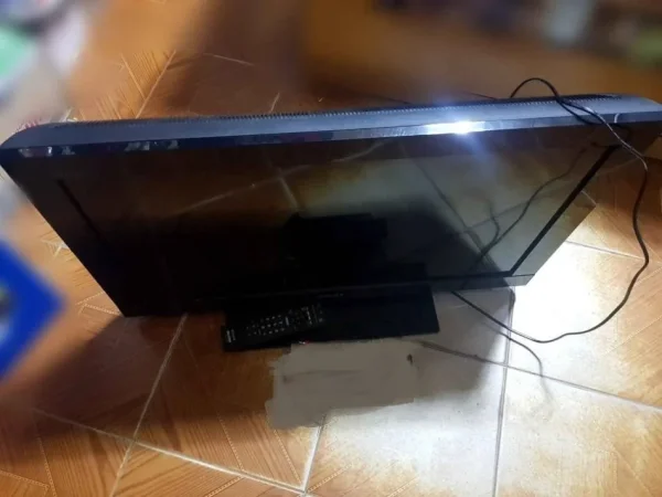 Lushnje, shes Televizor Tv Sony, 32 inch. 33 mij lek te vjetra. (Lexoni te dhenat)